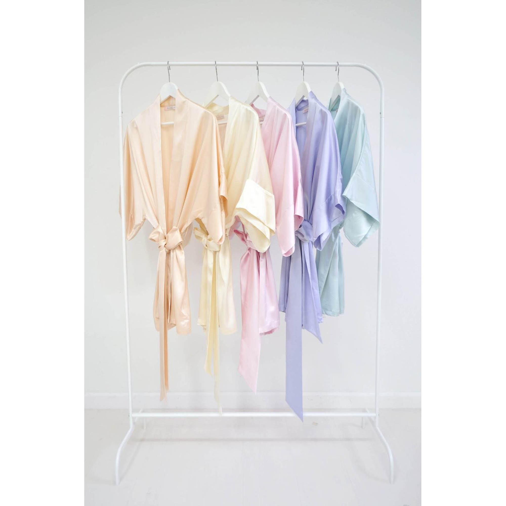 GirlandaSeriousDream-Samantha-silk-bridal-robe-braut-morgenmantel-kimono-seide-farben-4 Girl & a Serious Dream Braut Kimono SAMANTHA aus reiner Seide - blush