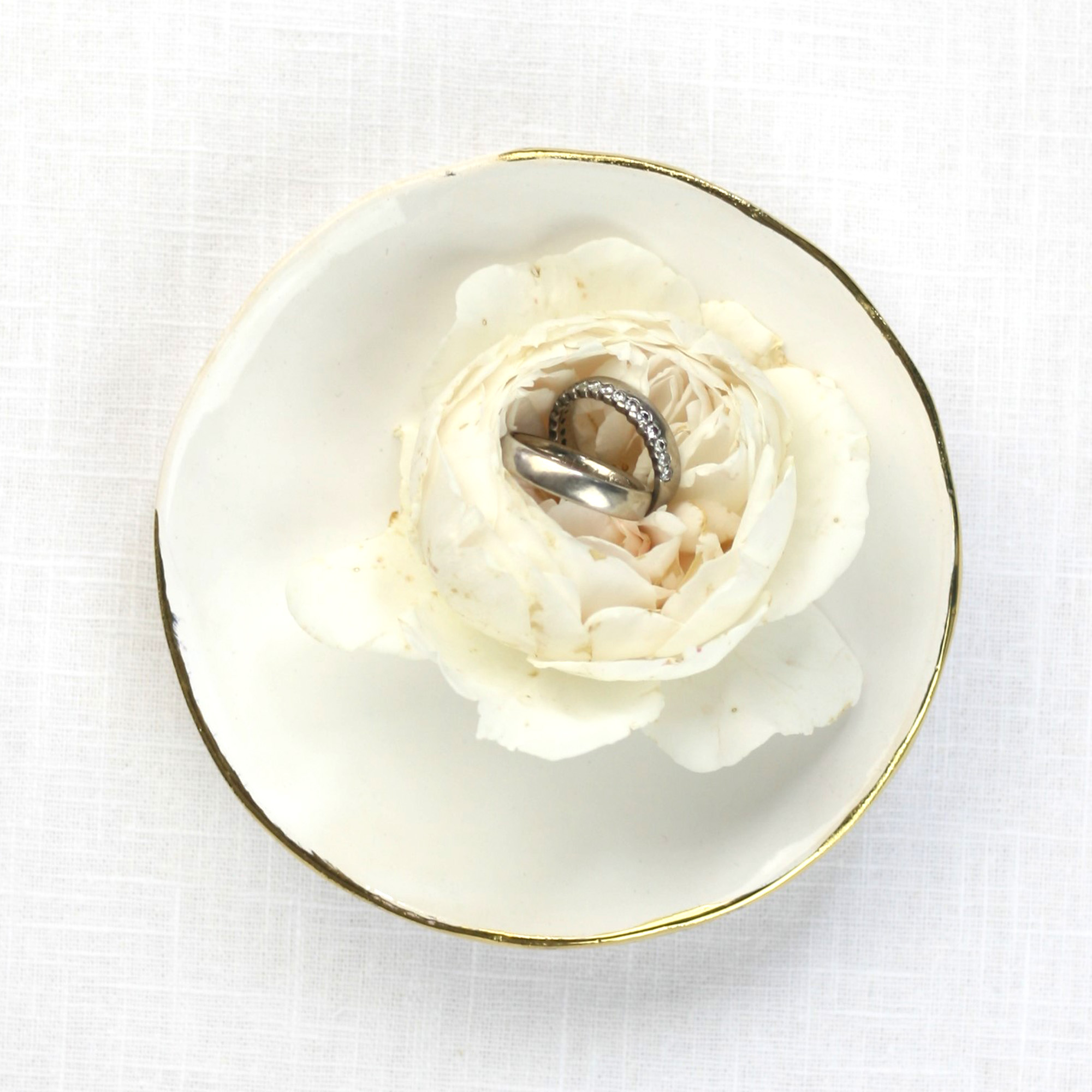 ringschale-keramik-goldrand-ring-dish-ceramic-gold-2 Schmuckschale BLANC mit 24k Goldrand