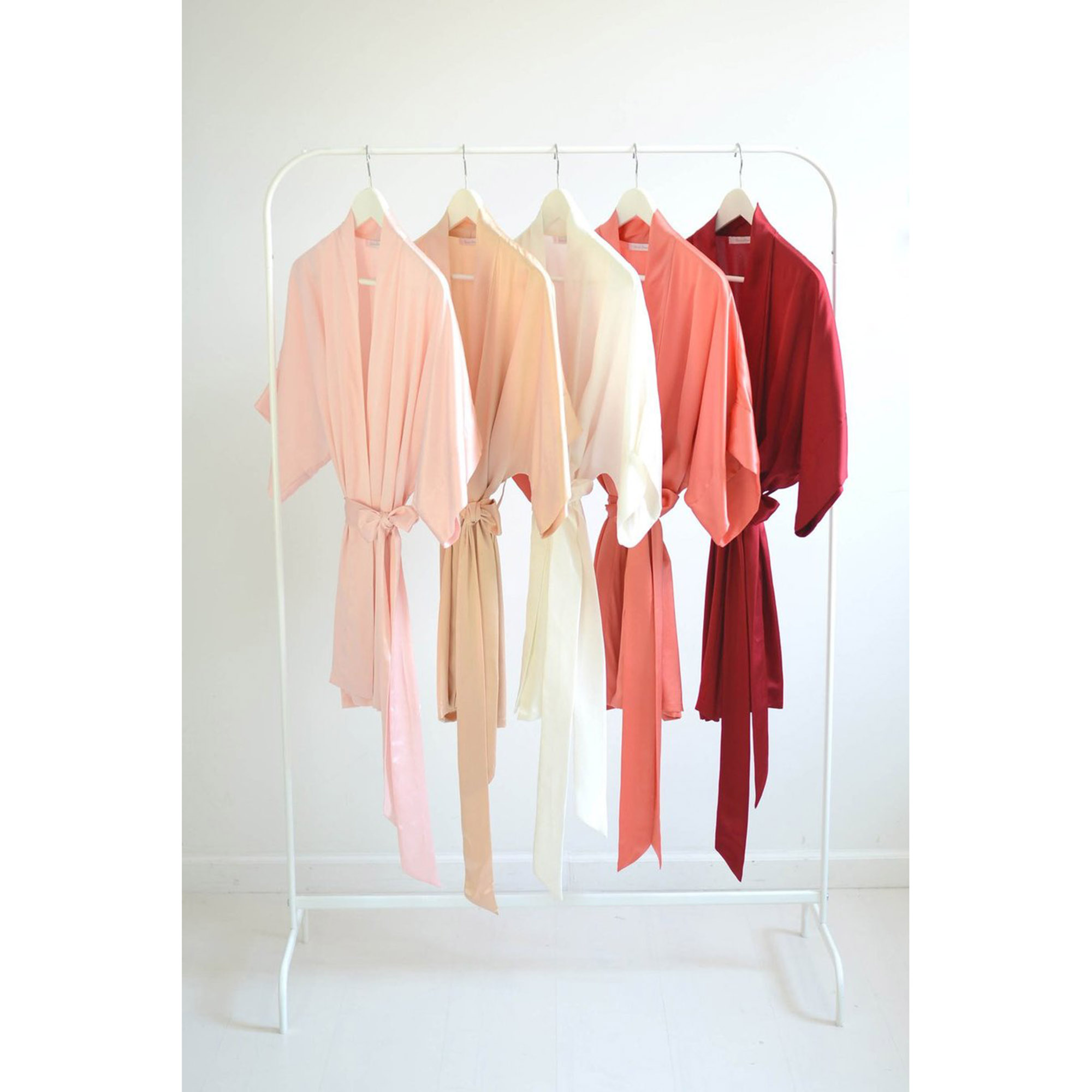 GirlandaSeriousDream-Samantha-silk-bridal-robe-braut-morgenmantel-kimono-seide-farben-1 Girl & a Serious Dream Braut Kimono SAMANTHA aus reiner Seide - blush