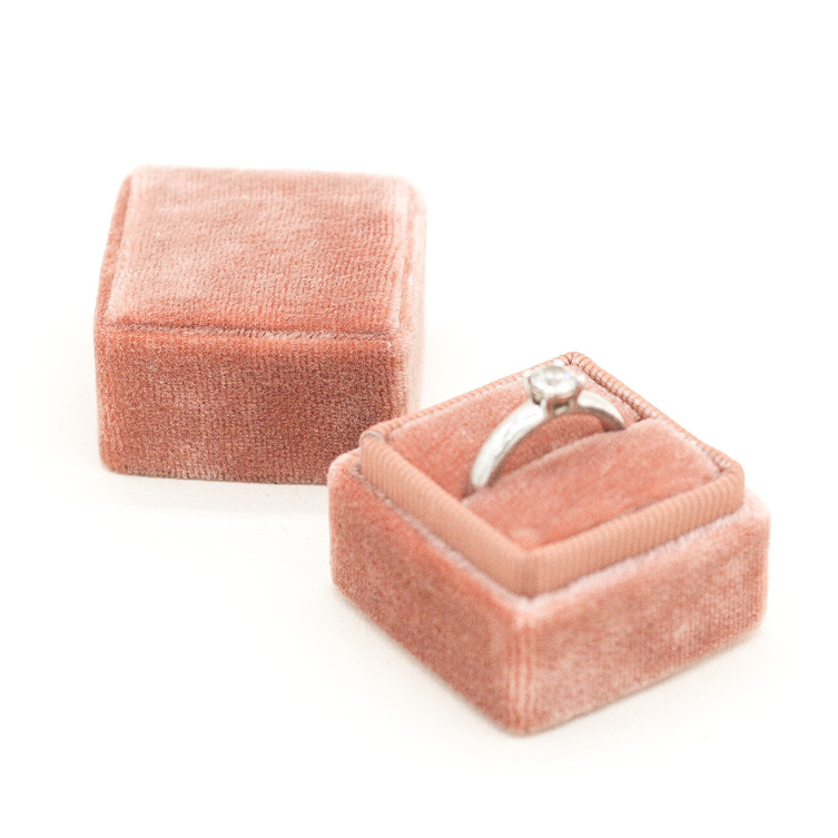 ring-box-samt-verlobung-hochzeit-dusty-cedar-1 Ringbox aus Samt - Dusty Cedar